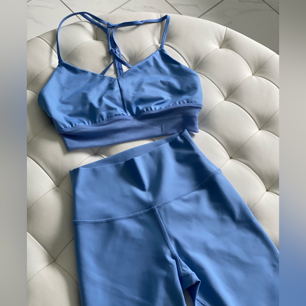 Alo Yoga periwinkle blue bra & leggings